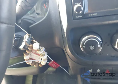 2013 Jeep Patriot Latitude из США, поврежденный, VIN 1C4NJPFB8DD213071